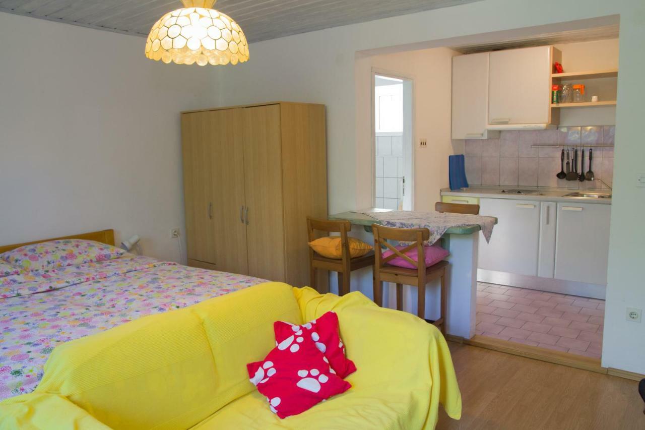 Karmen Apartment Veli Losinj Exterior photo